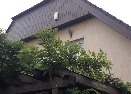 Nátěr dřevěné částí střechy