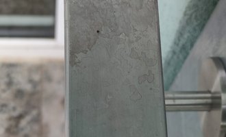 Zasklení-stříška,vchod panelového domu + repase zábradlí, popř. výměna