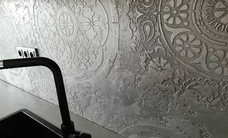 Dekorativní stěrka v kuchyni,efekt Stencil Mandala