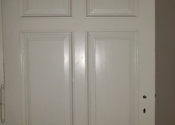 Výroba kazetových dveří a 2 vestavěných skříní do niky