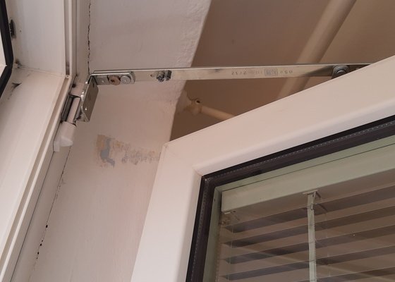 Oprava kování na plastových balkonových dveřích