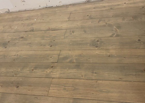 Renovace drevene podlahy