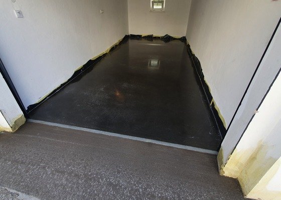 Betonová podlaha v garáži