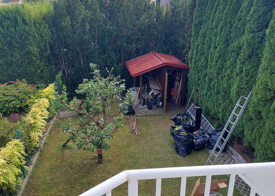 Oprava střechy zahradního domku na plechovou