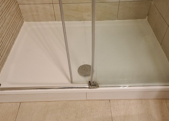 Výměna vaničky sprchového koutu