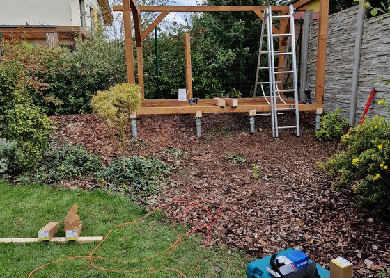 Zahradní domek "na klíč" - montáž na zemní vruty