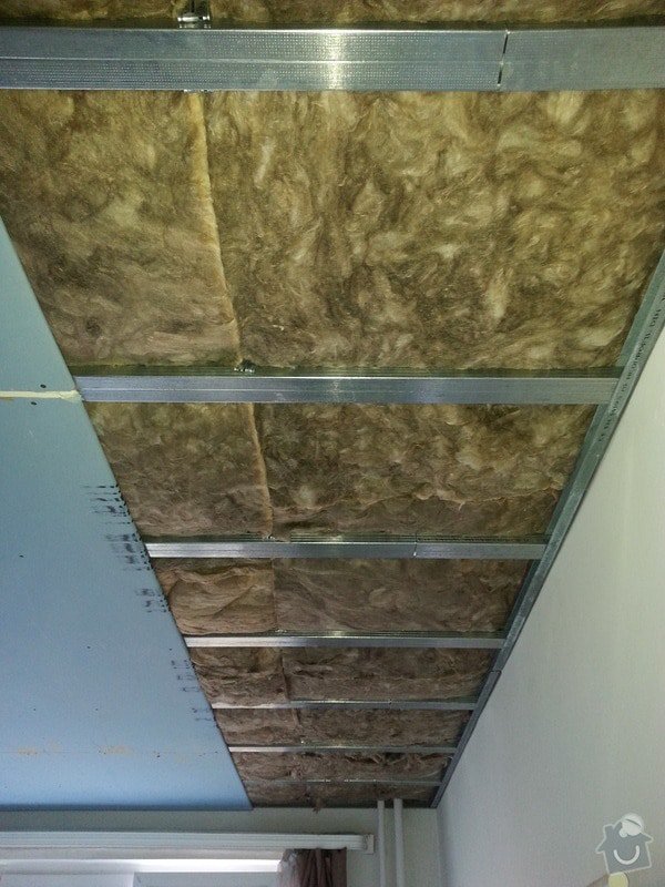 Odhlučnění stropu a stěny v paneláku.: 20140106_135751