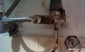 Tekoucí pojistný ventil k bojleru - stav před realizací