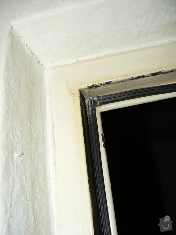 Utěsnění vchodových dveří (standardní panelákové): P1010392
