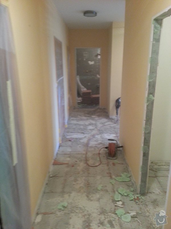 Realizace koupelny,polozeni dlazby v chodbe a kuchyni: 20130408_140730