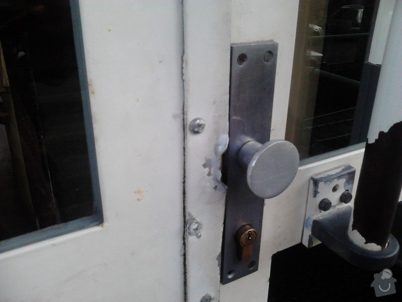 Oprava kovových vchodových domovních  dveří: vchodove_dvere