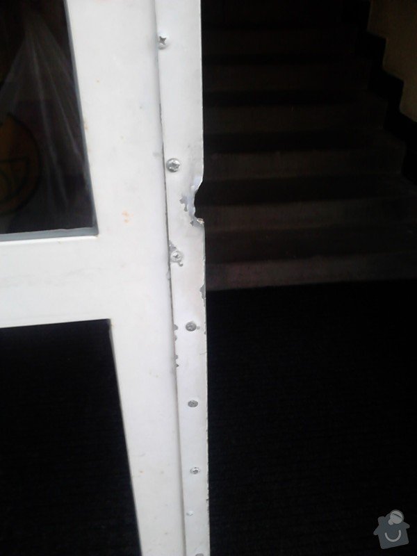 Oprava kovových vchodových domovních  dveří: vchodove_dvere_III