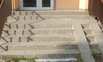 Oprava venkovního schodiště - stav před realizací