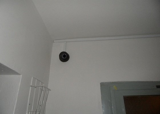 Instalaci kameroveho systemu ve suterenu paneloveho domu