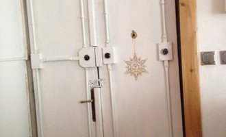 Repasování starých dřevěných dveří a oken - stav před realizací
