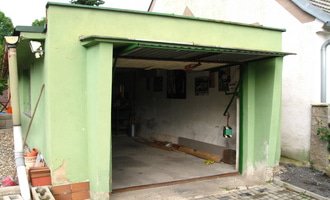 Vybourání starých garážových vrat + příprava pro sekční vrata - stav před realizací