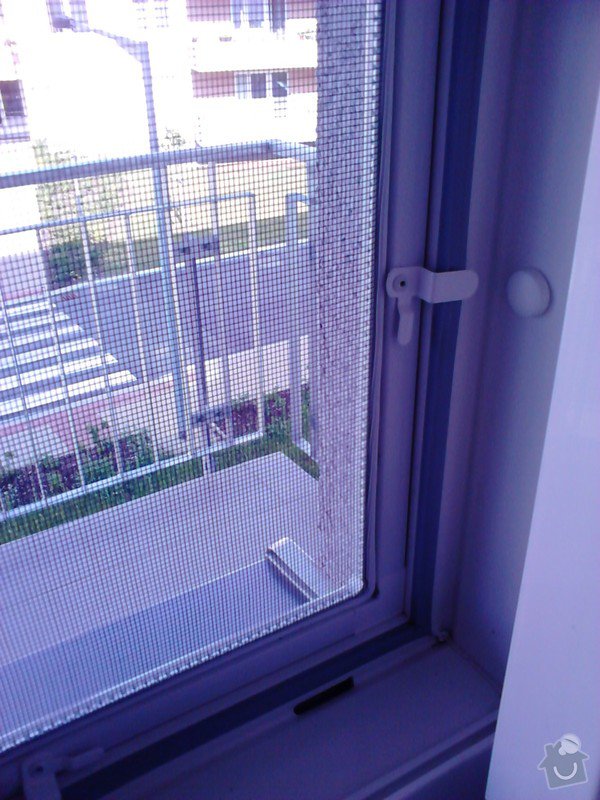 Žaluzie (3 okna + balkon), síť proti hmyzu (2 okna): DSC_0172