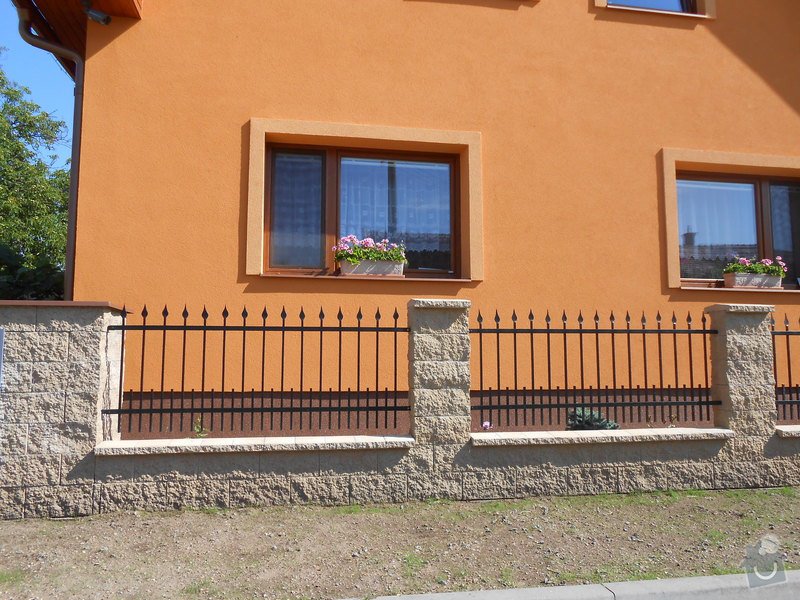 Kovaný plot a kovaná posuvná brána: DSCN1288