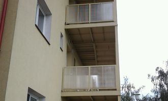 Zasklení schodiště - balkonové lodžie - stav před realizací
