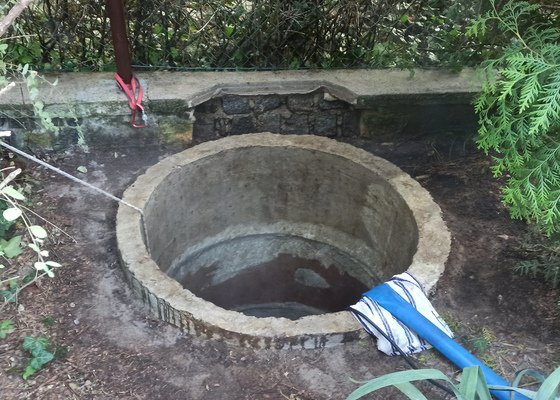 Čištění studny, dezinfekce + zřízení nového zhlaví studny