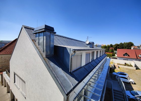 Klempířské práce - Doplnění protisněhových zábran, oprava plechové střechy