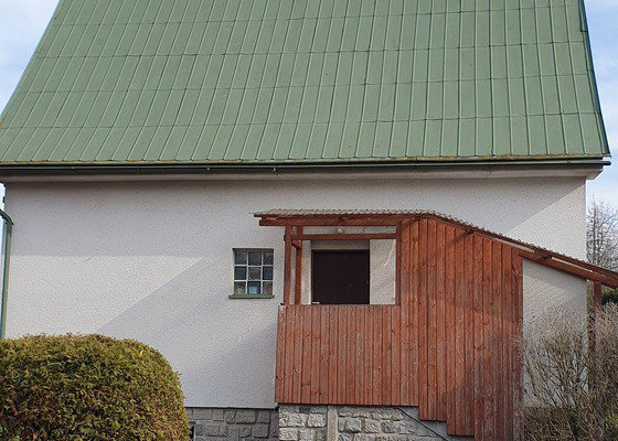 Zkontrolovat, případně opravit, a natřít střechu