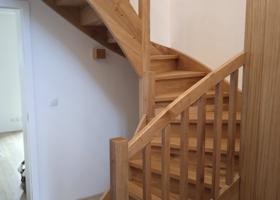 Výroba a montáž dřevěného schodiště