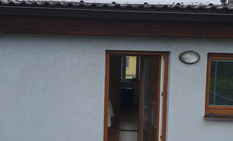 Oprava střechy vikýře řadového domu - stav před realizací