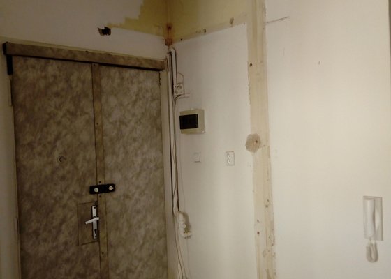 Úpravy v bytě (začištění stěn)