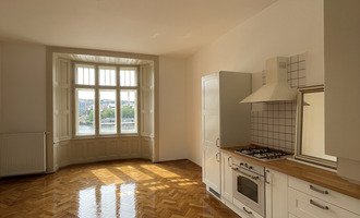 Krásný byt na Řašínově nábřeží 90m2