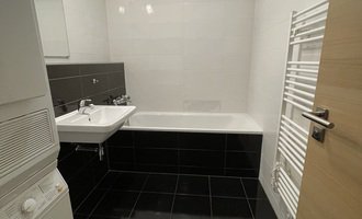 Rekonstrukce obložení koupelny - stav před realizací