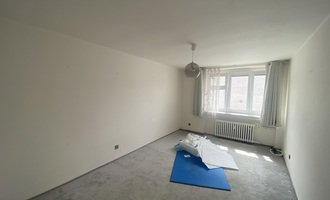 Výmalba, 4 místnosti, 70 m² - stav před realizací