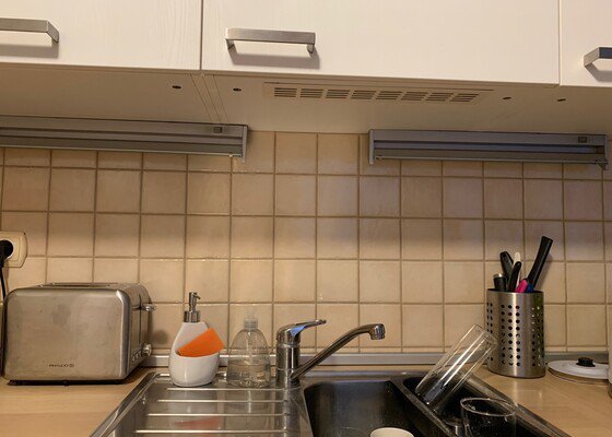 Instalace a zapojení led pásku pod kuchyňskou linku - stav před realizací