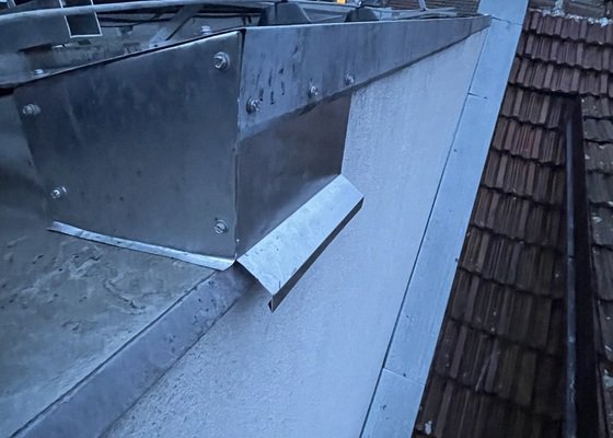 Oprava oplechování střechy