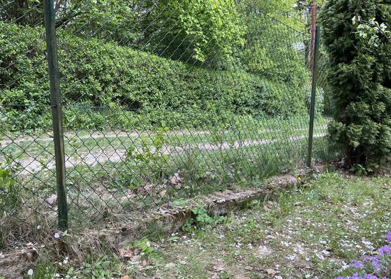 Oprava pletivového plotu