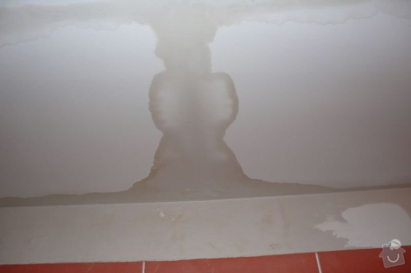 Oprava sádrokartonového stropu v koupelně, vymalování: koupelna_strop01