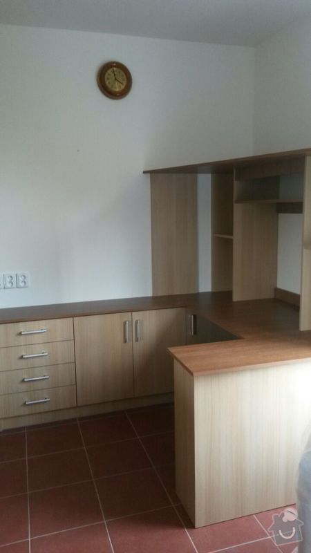 Kuchyňská linka,vestavěná skříň, pracovní kout a úložný prostor: K_16_
