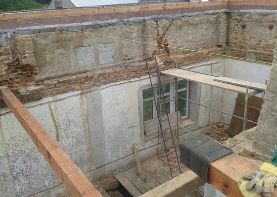 Rekonstrukce stanové střechy rodinného domu