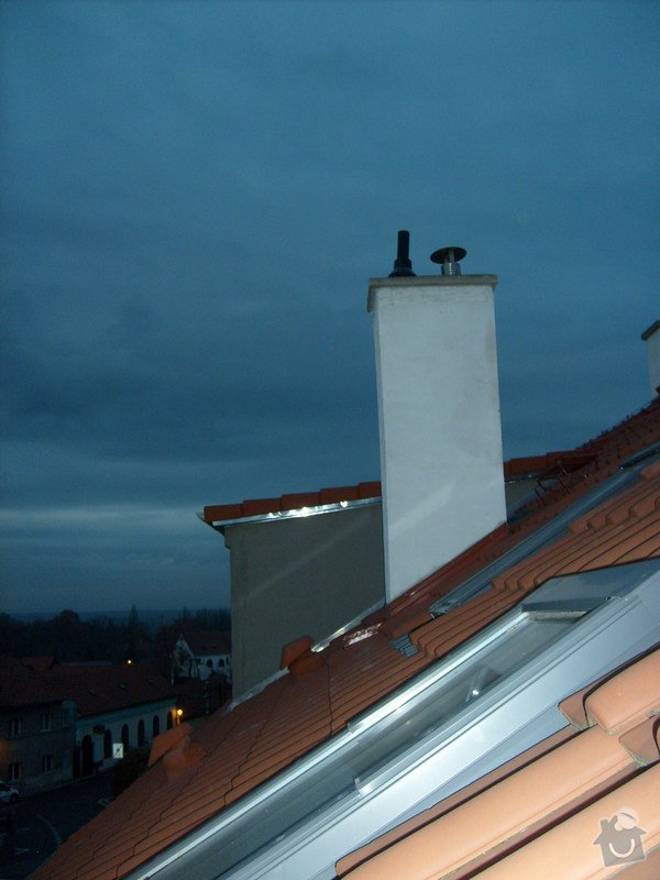 Odvětrání kanalizace nad střechu: komin_pro_uchyceni_kanalizace