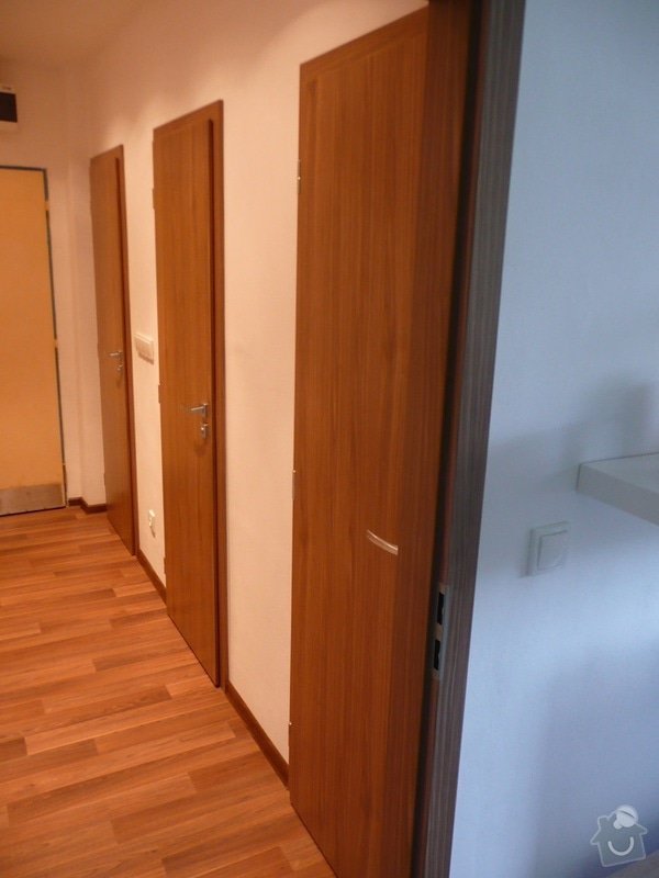 Podlaha, dveře, kuchyňská linka, botník: Sobota_6