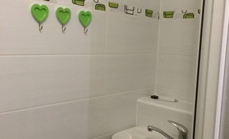Renovace malé koupelny a WC v paneláku