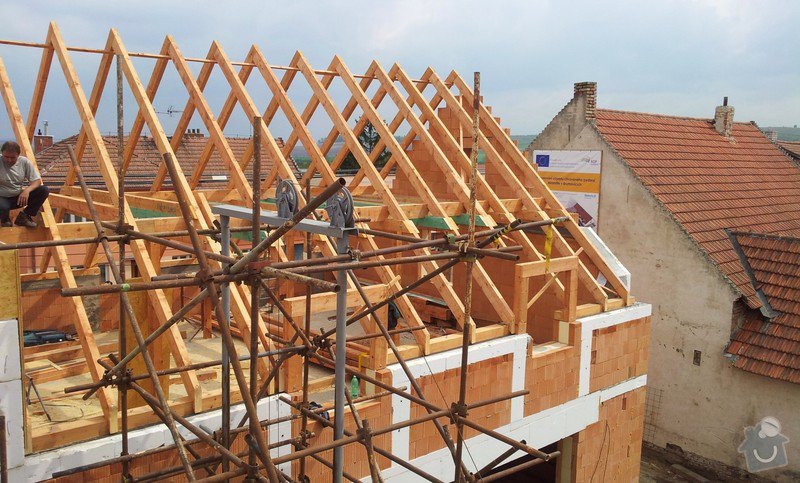 Novostavba střechy chráněného bydlení Brumovice: 20140425_140609