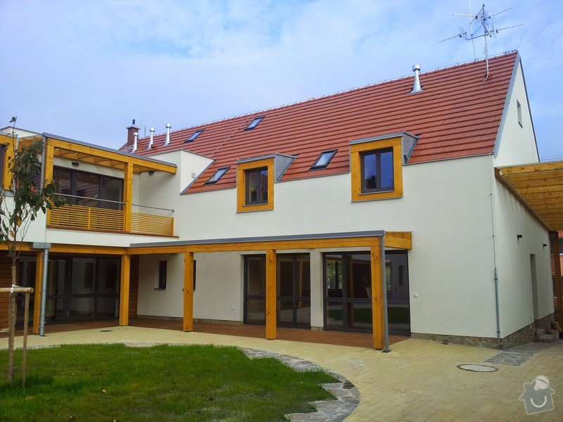 Novostavba střechy chráněného bydlení Brumovice: 20141015_140910