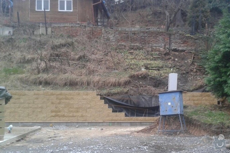 Výstavba schodiště mezi dvěma pozemky ve stráni: image_3_
