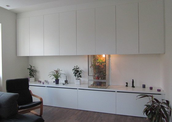 Kuchyně, obývací pokoj, vestavěné skříně