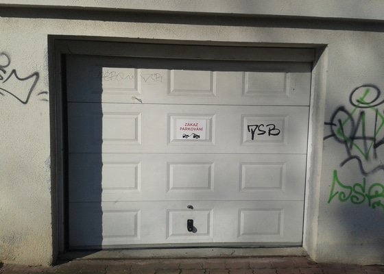 Sekční garážová vrata - dodávka a instalace elektického pohonu na stávající gar. vrata