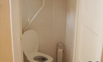 Výměna WC mísy a splachovací nádržky