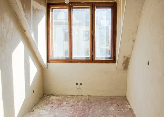 Renovace prkenné podlahy 11,5m2 - broušení+lakování