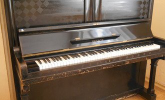 Nový povrch pianina - stav před realizací