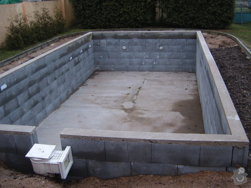 Operlinkování stěn betonového bazénu: S3700084